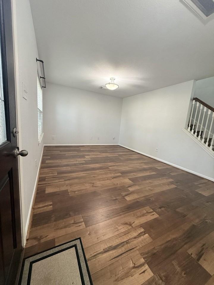 2219 Gable Hollow Ln - Photo 3 of 29