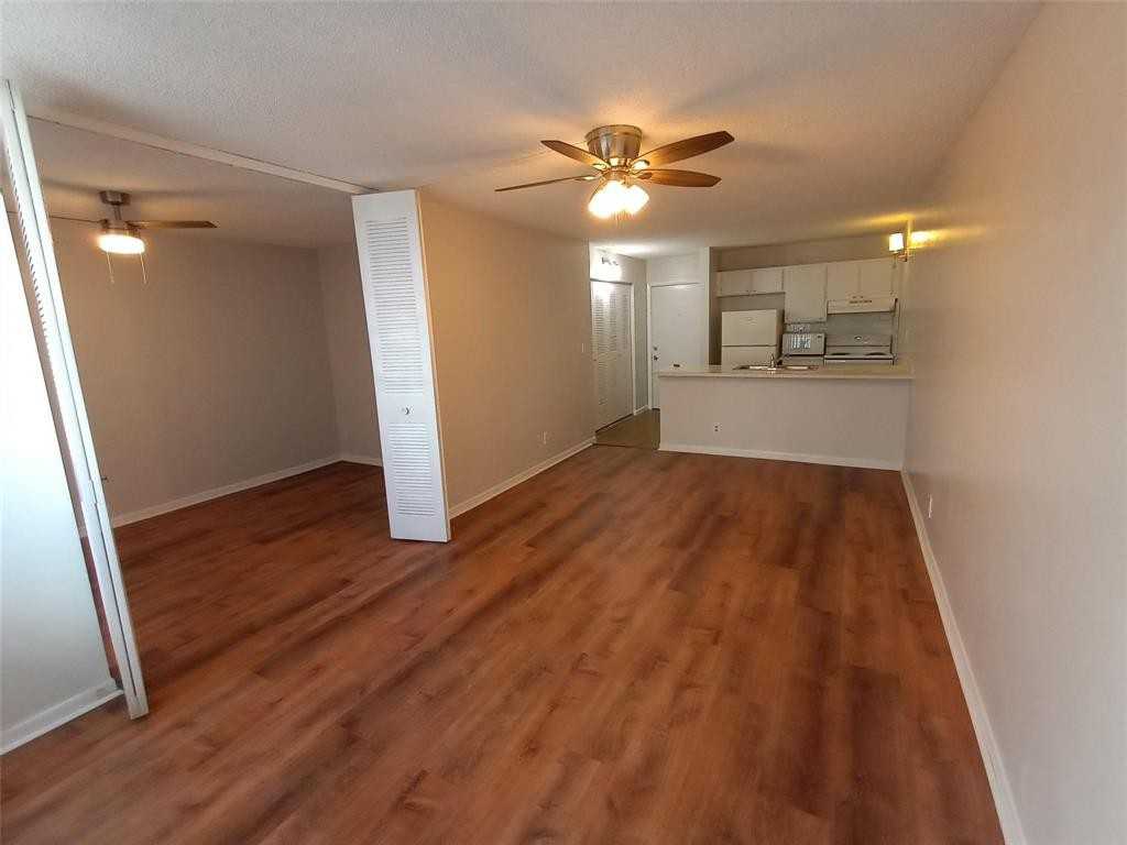 2771 Riverside Dr - Photo 4 of 21