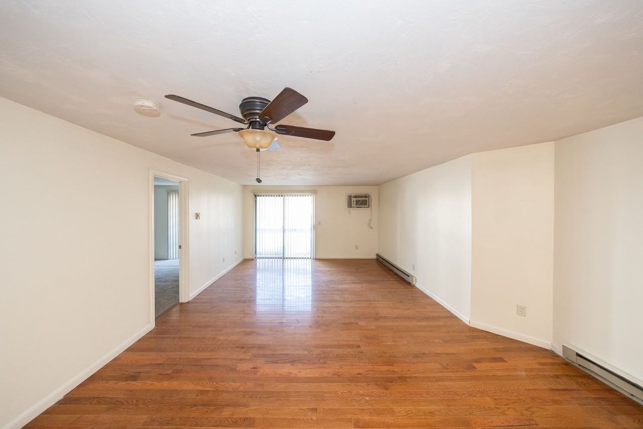 11B Gibbs St Unit 28 - Photo 5 of 11