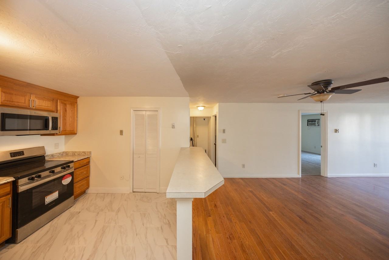 11B Gibbs St Unit 28 - Photo 6 of 11