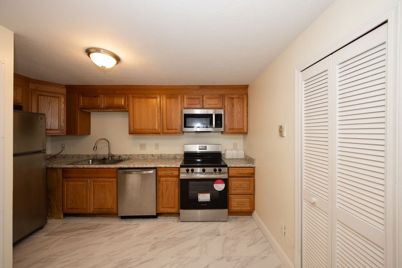 11B Gibbs St Unit 28 - Photo 7 of 11