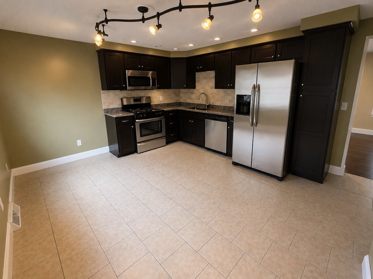 25 Jessica Ln - Photo 6 of 16