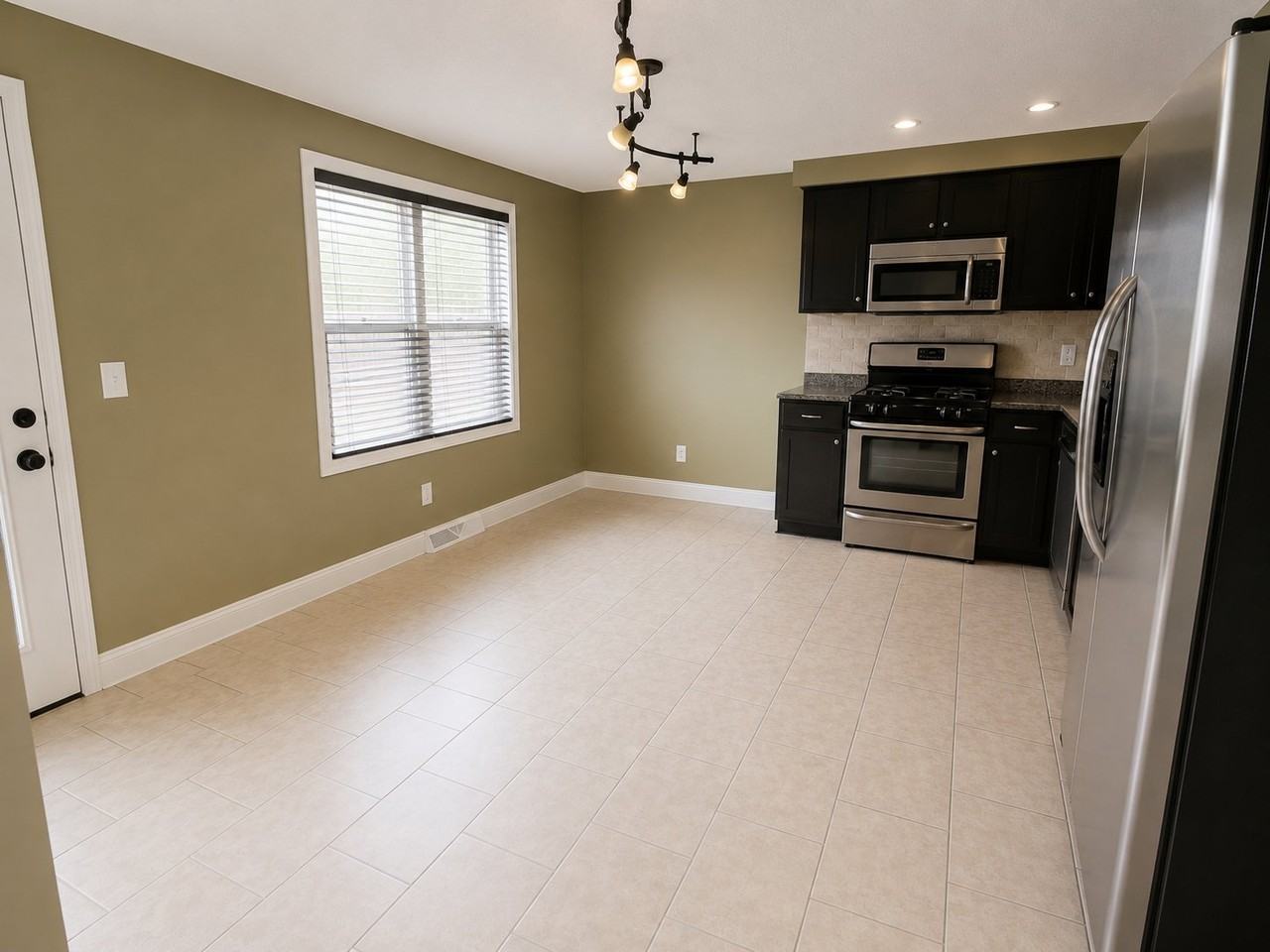 25 Jessica Ln - Photo 7 of 16