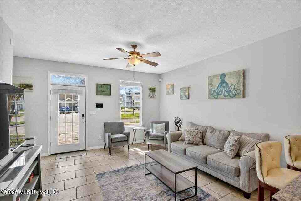 1283 Century Oaks Dr - Photo 3 of 14
