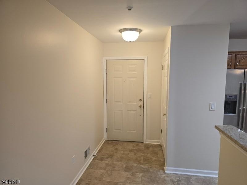 183 Potomac Dr - Photo 2 of 12