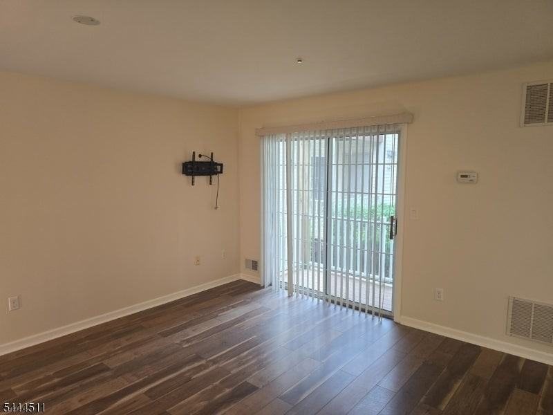 183 Potomac Dr - Photo 4 of 12