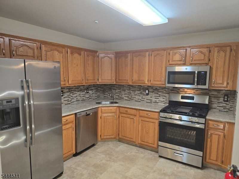 183 Potomac Dr - Photo 6 of 12