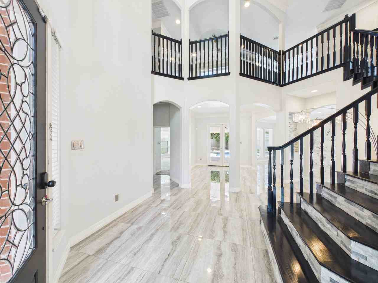 6206 Canyon Run Ct - Photo 2 of 44