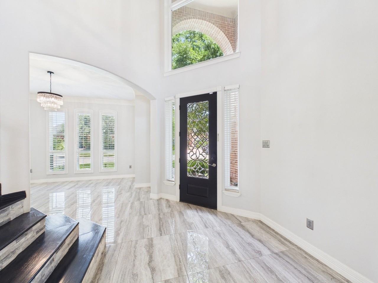 6206 Canyon Run Ct - Photo 3 of 44