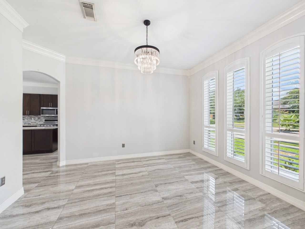 6206 Canyon Run Ct - Photo 4 of 44