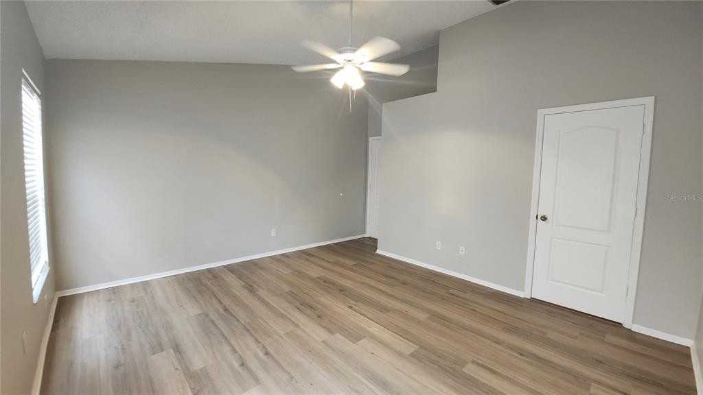 12507 Midpointe Dr - Photo 4 of 23