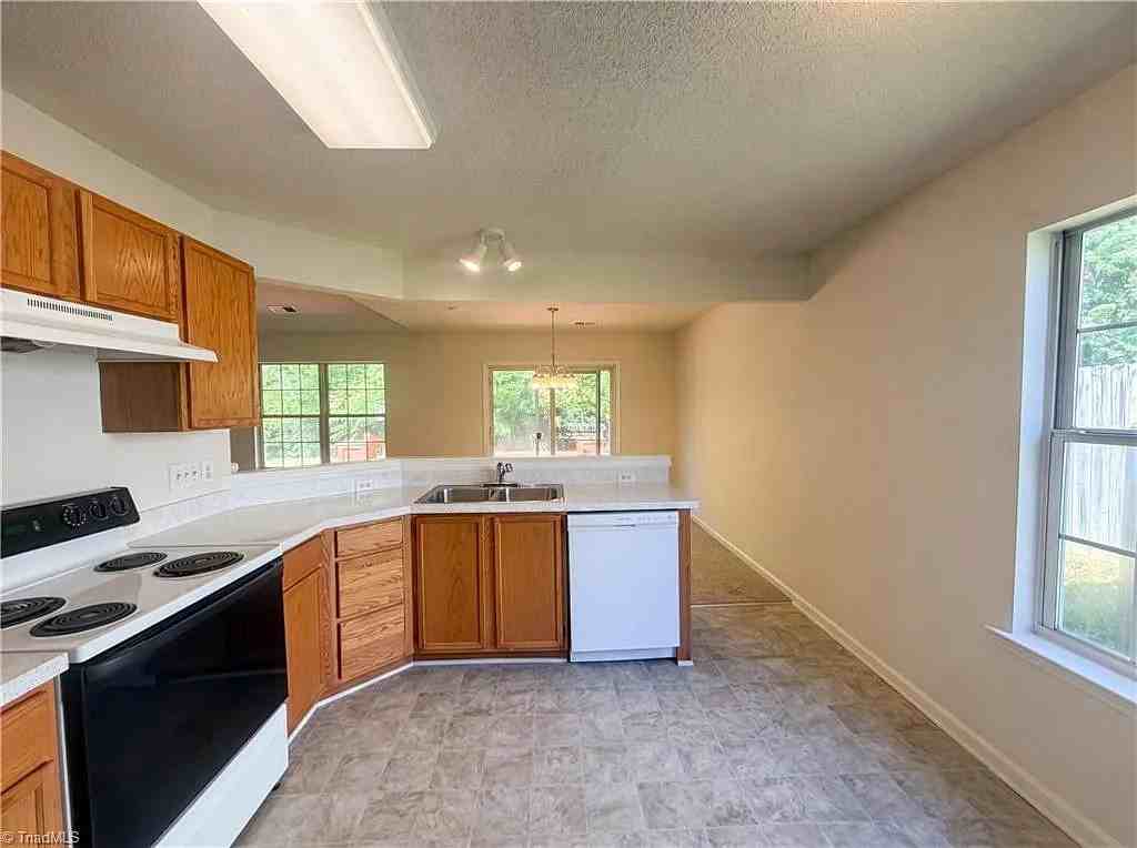 4234 Nestleway Court - Photo 3 of 11