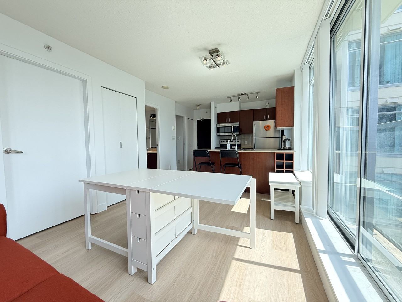 610 Granville Street #1407 - Photo 2 of 17