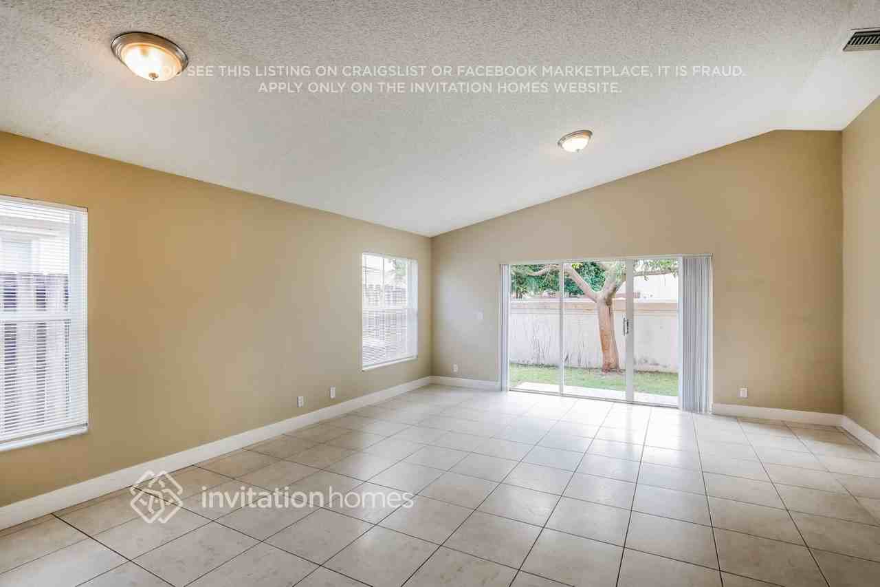 6249 Island Way - Photo 5 of 17