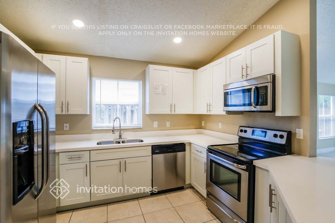6249 Island Way - Photo 7 of 17