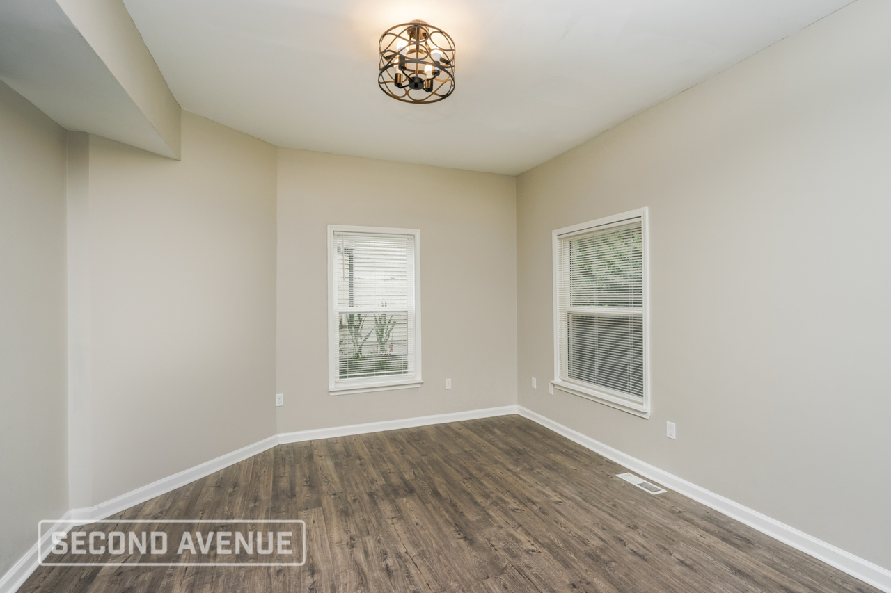 916 Fairbanks Ave - Photo 3 of 13