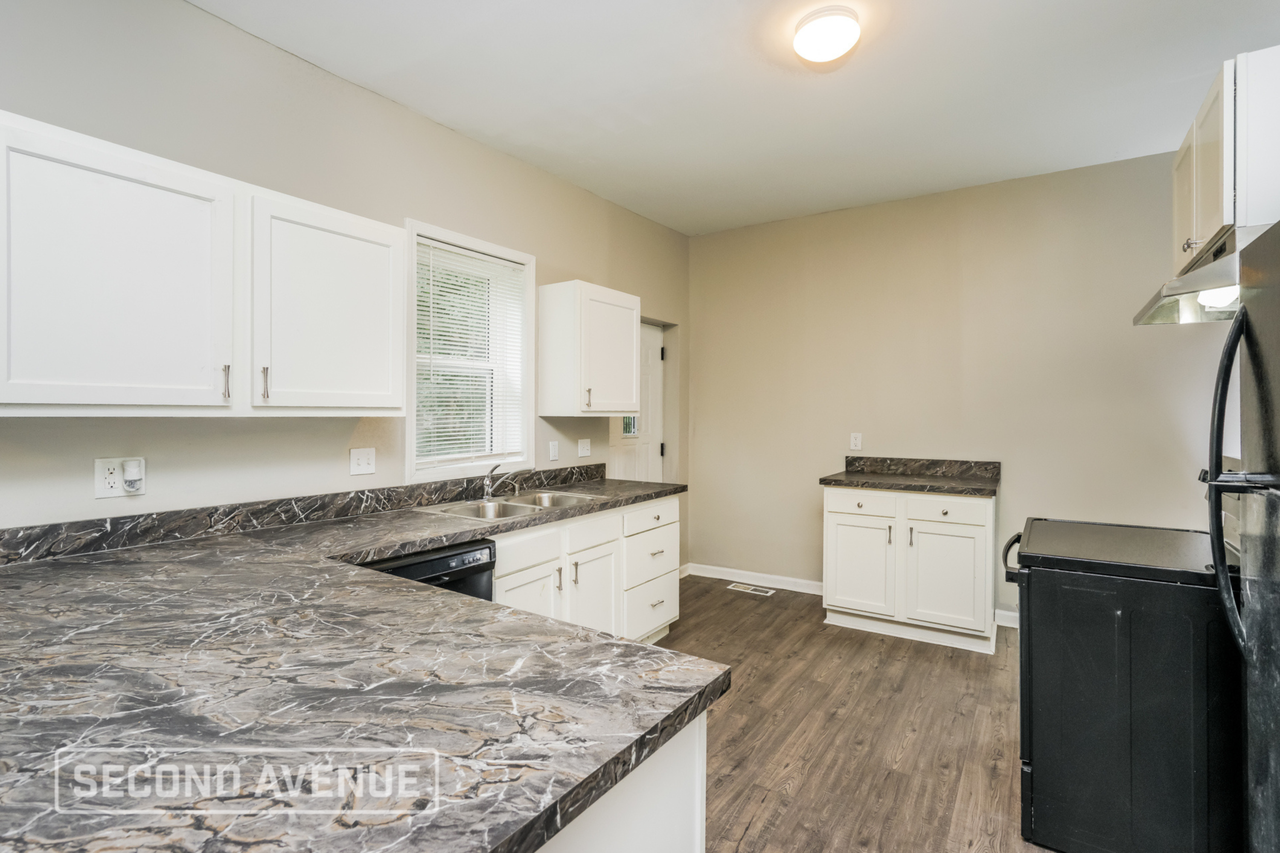 916 Fairbanks Ave - Photo 5 of 13
