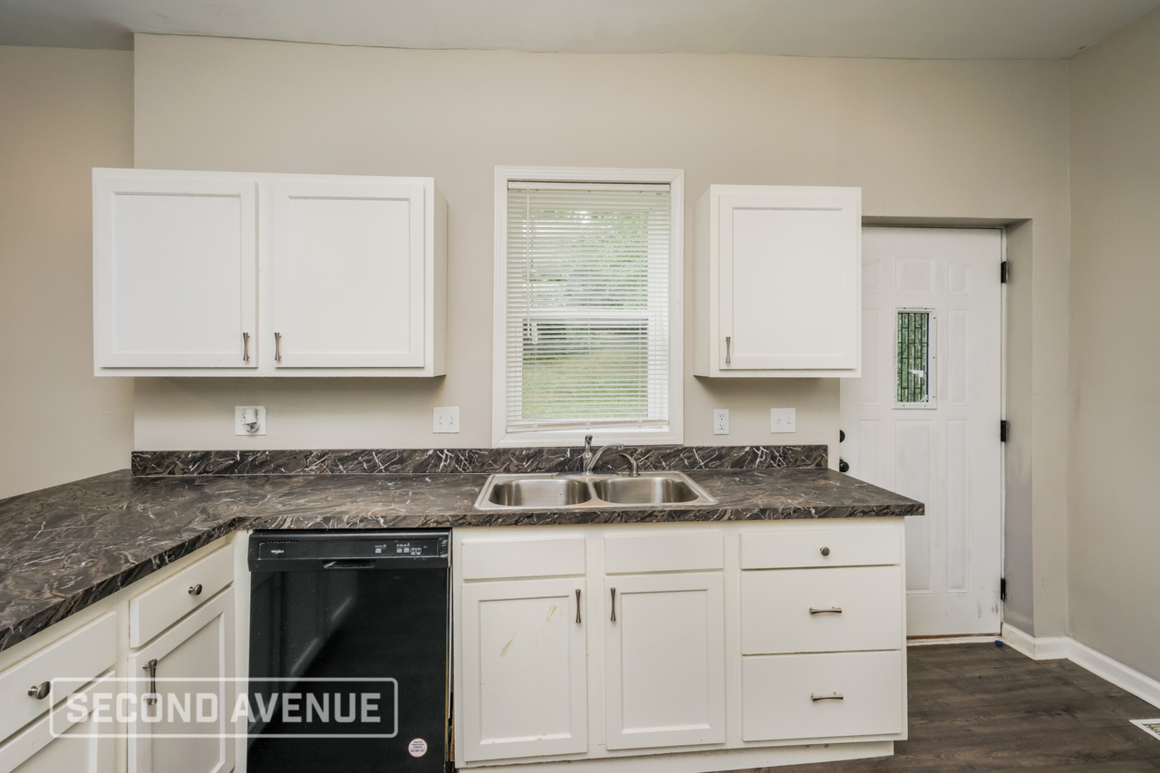 916 Fairbanks Ave - Photo 6 of 13