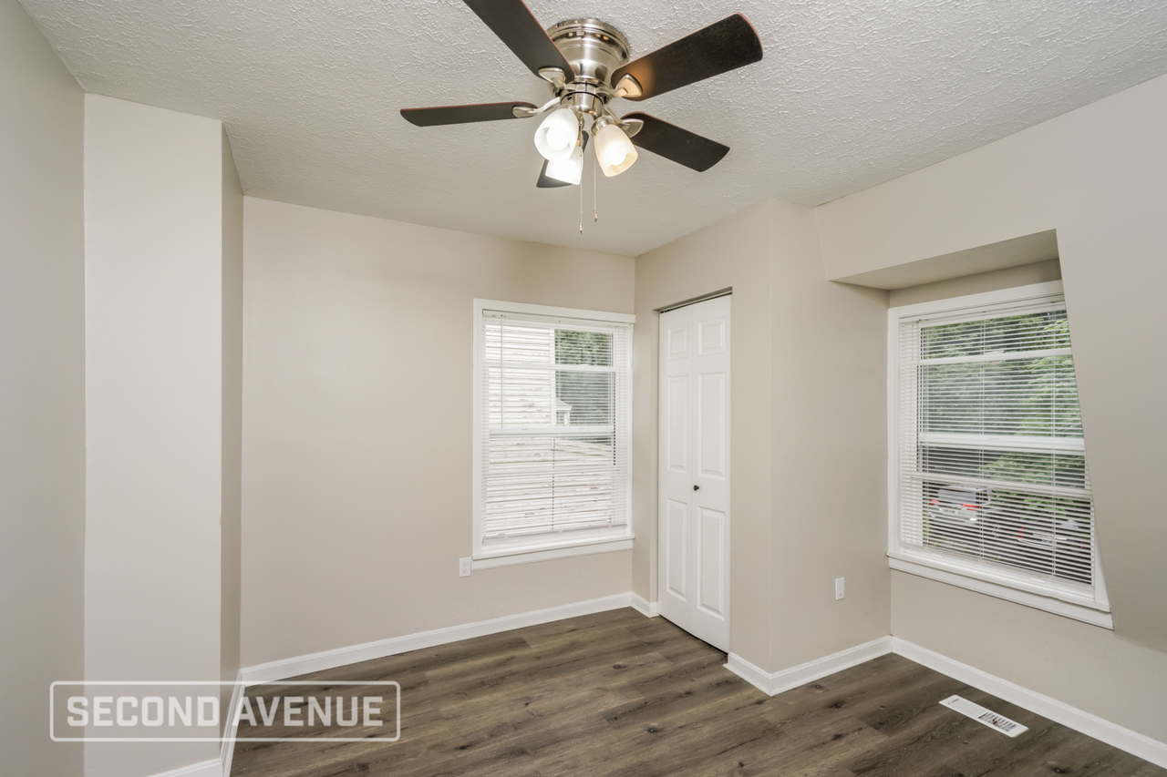 916 Fairbanks Ave - Photo 7 of 13