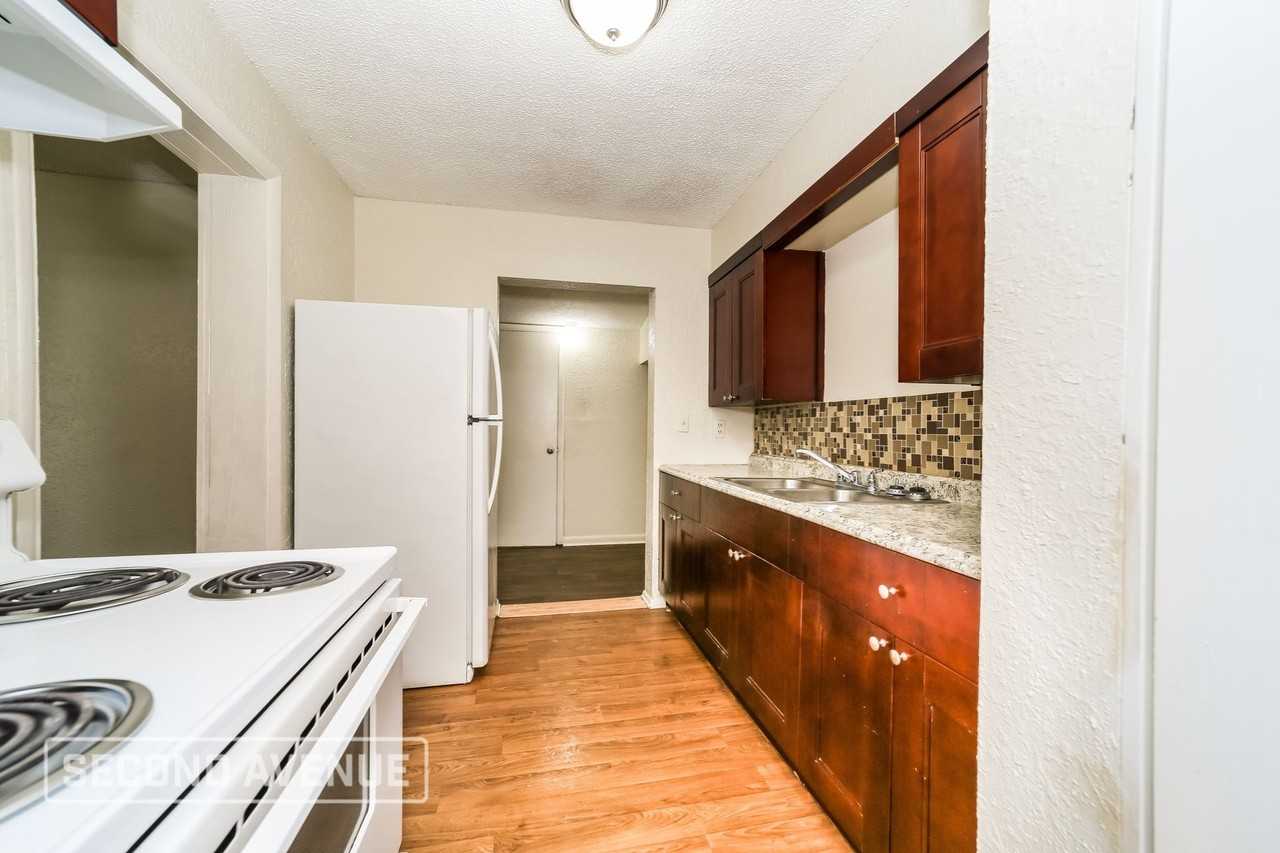 9561 Norfolk Blvd - Photo 4 of 25
