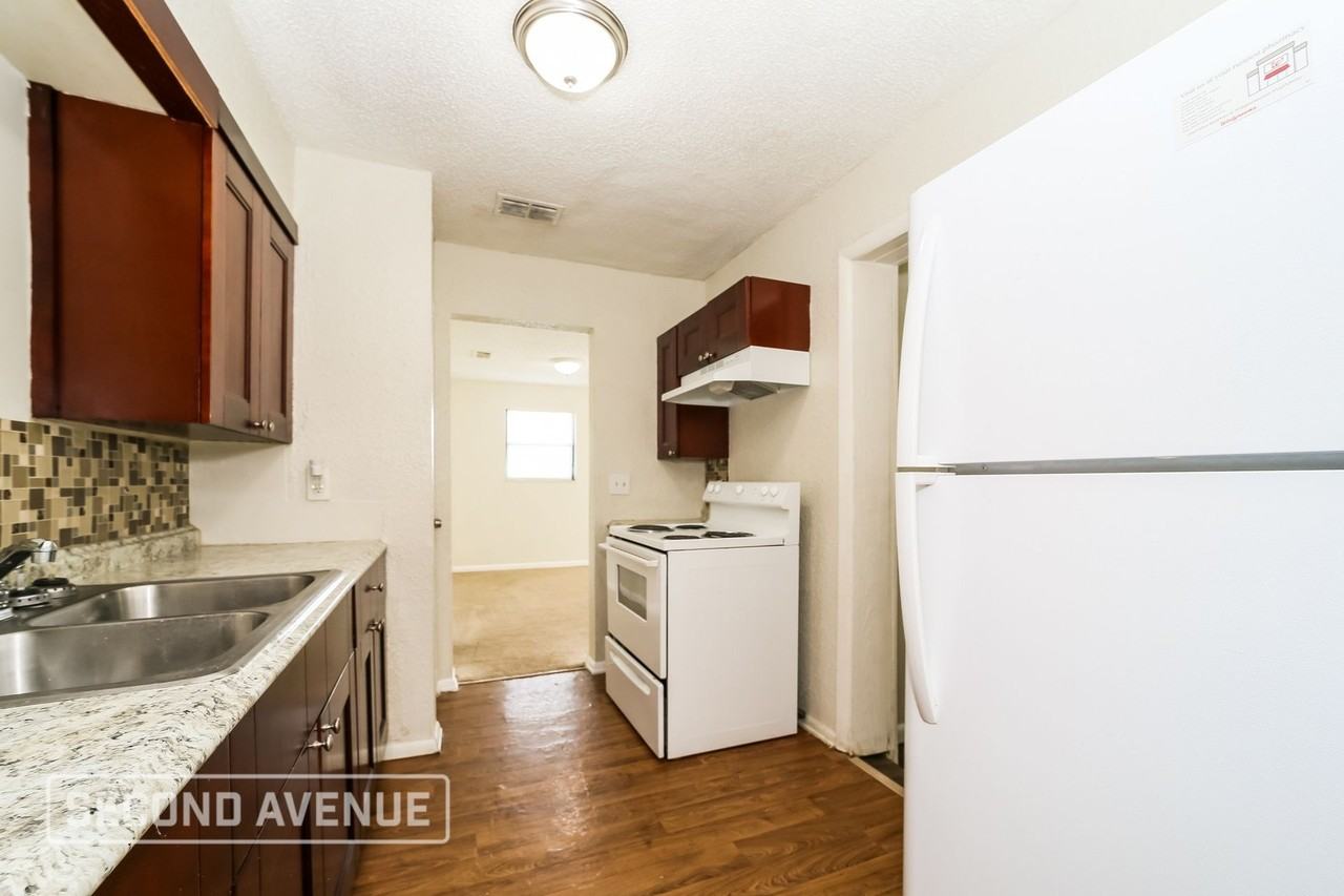 9561 Norfolk Blvd - Photo 5 of 25