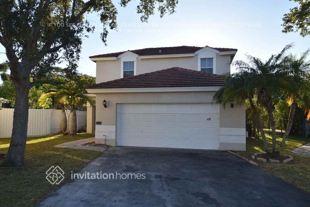 1900 Nw 193rd Ave - Photo 2 of 21