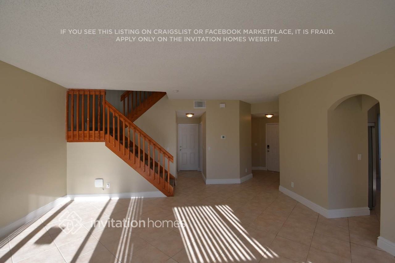 1900 Nw 193rd Ave - Photo 3 of 21