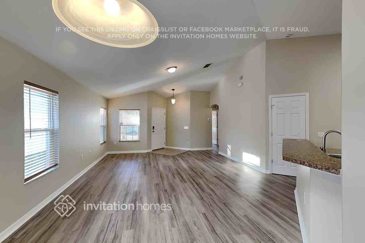 3482 Heath Dr - Photo 3 of 17
