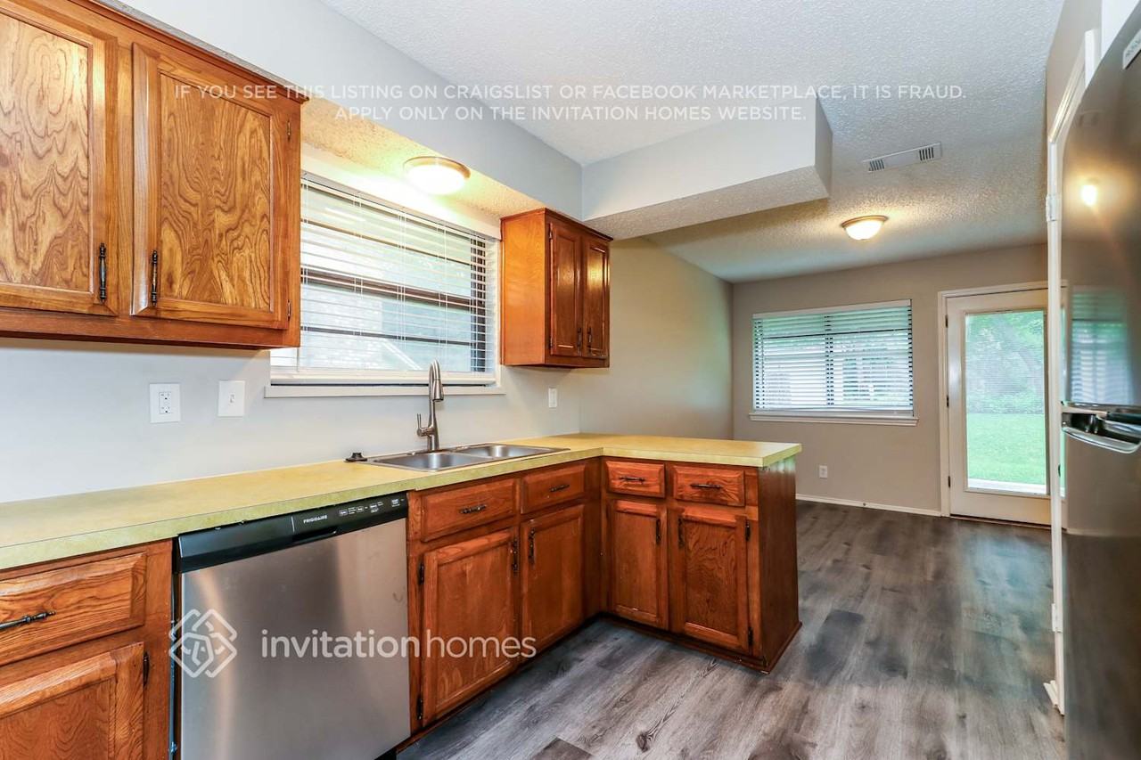 5411 Rimrock Ct - Photo 6 of 16