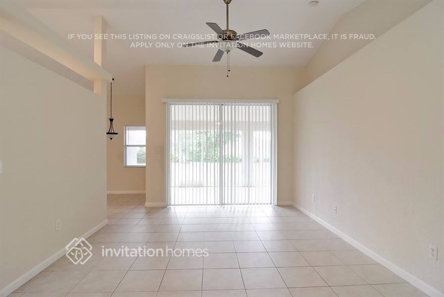 668 Se Damask Ave - Photo 7 of 18