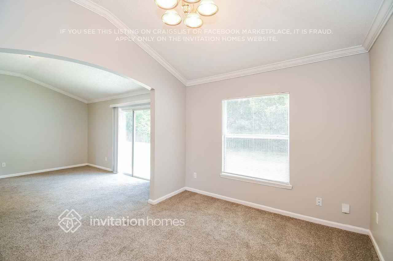 9294 Thunderbolt Dr - Photo 5 of 17
