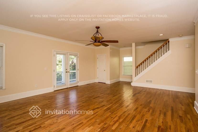 712 Connally St Se - Photo 2 of 22