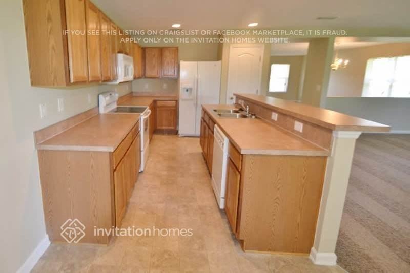1727 Mitten Ter - Photo 2 of 7