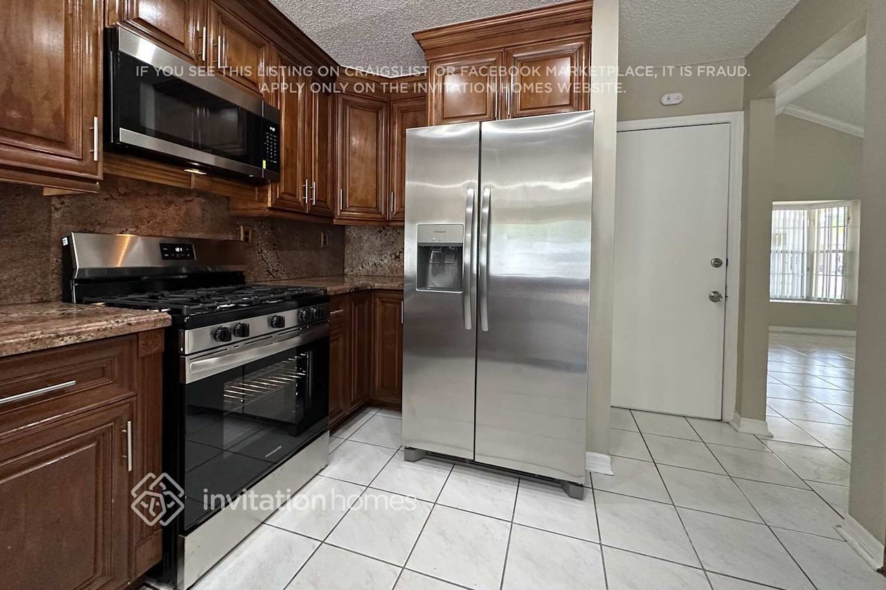 13742 Sw 181st St - Photo 5 of 15