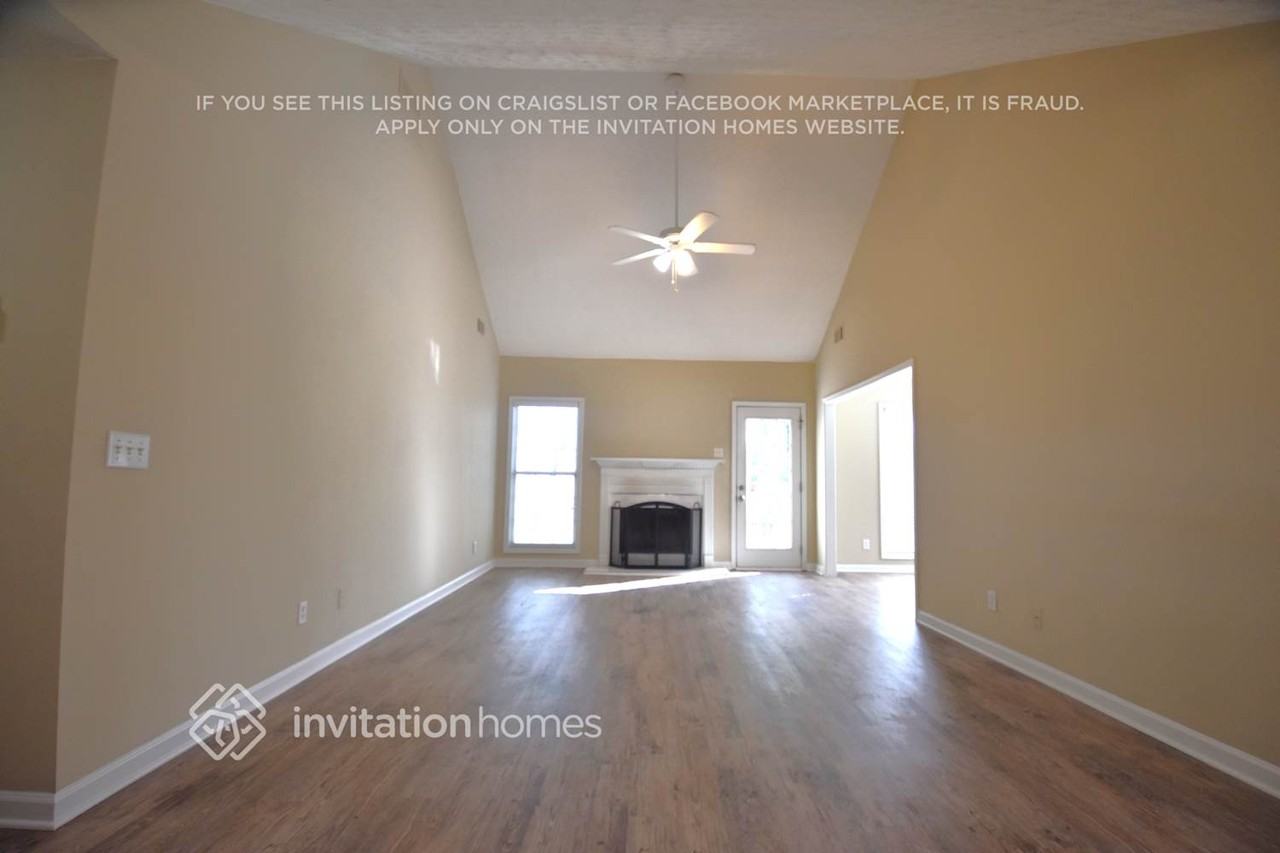 1661 Hampton Walk Dr - Photo 2 of 12