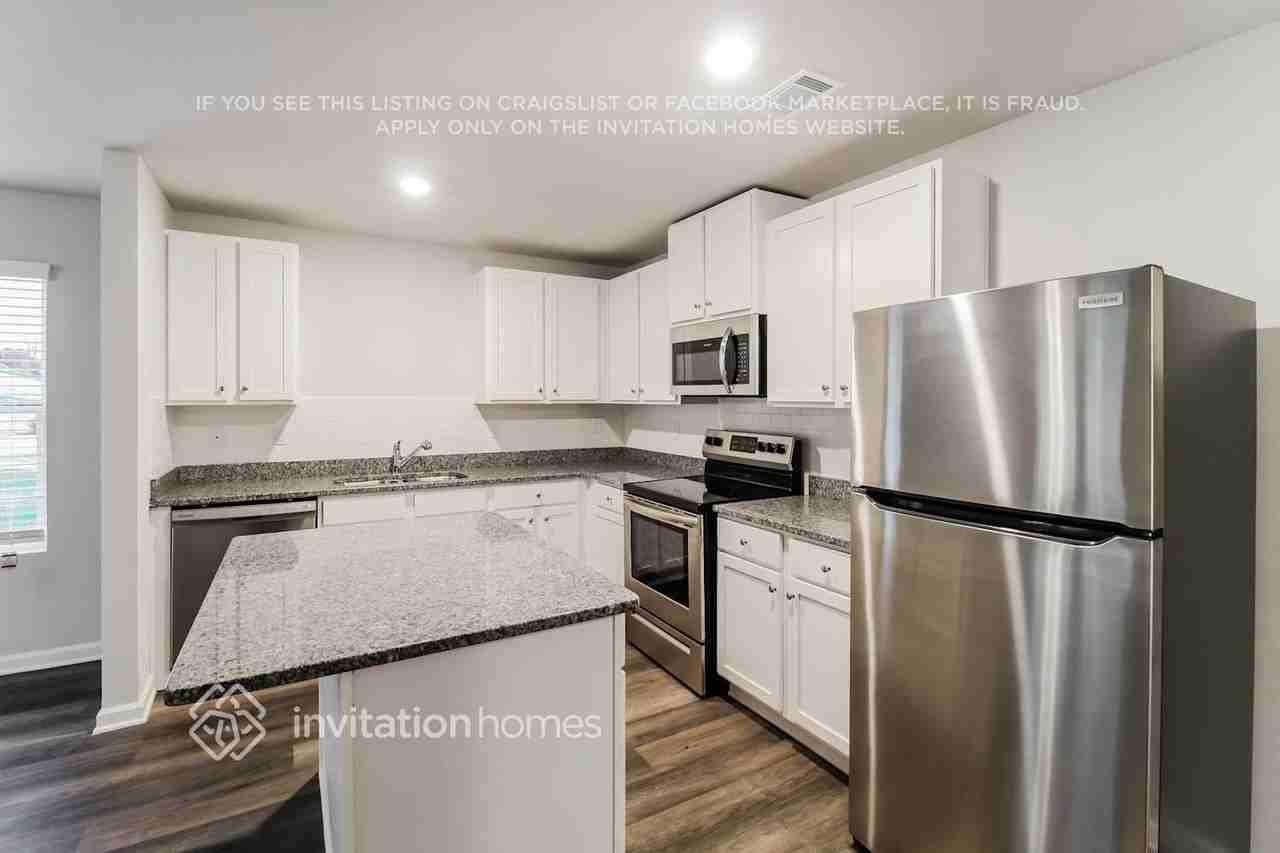 255 Sunbury Way - Photo 5 of 19