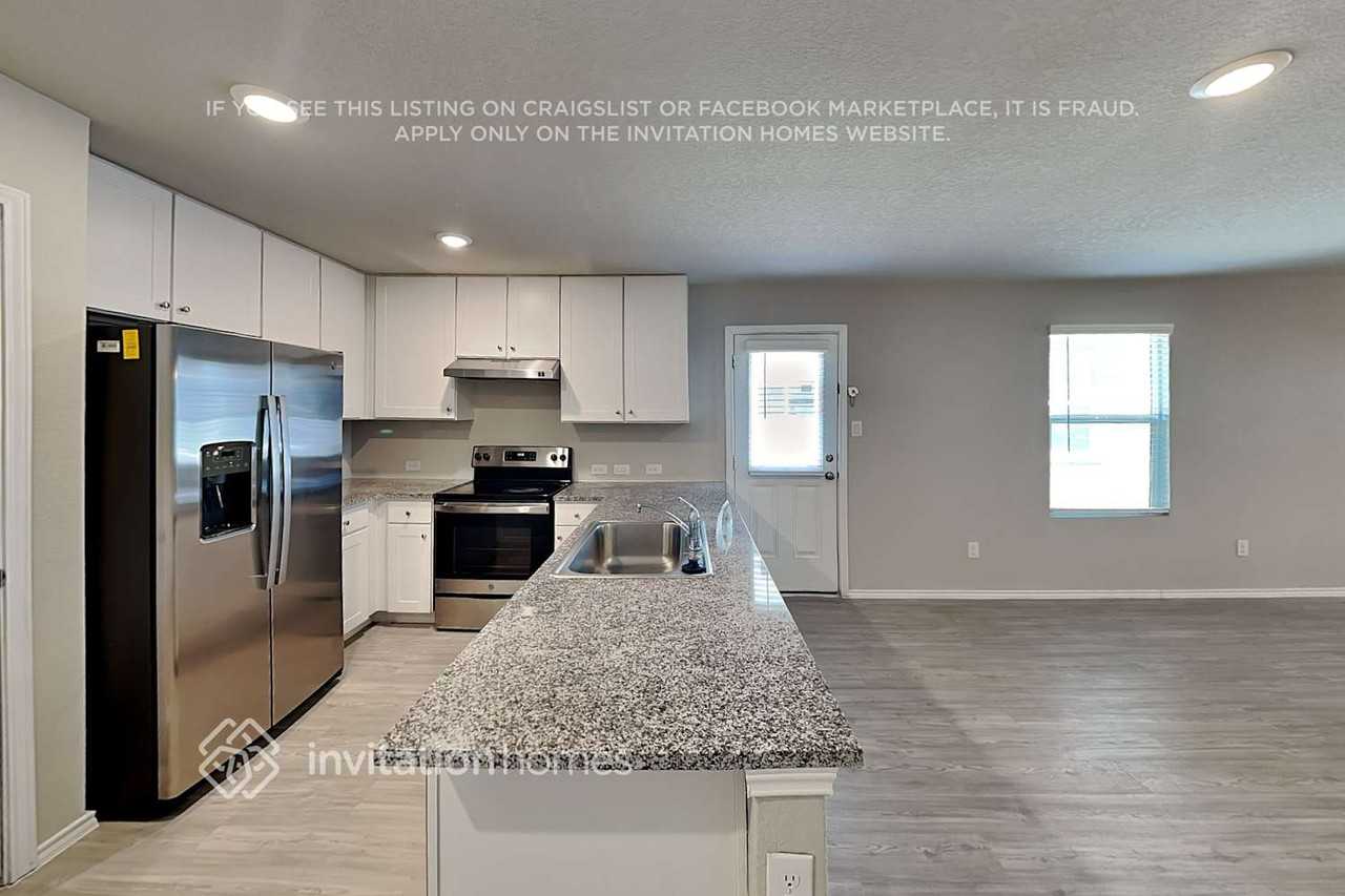 138 Pasadena Pl - Photo 7 of 18