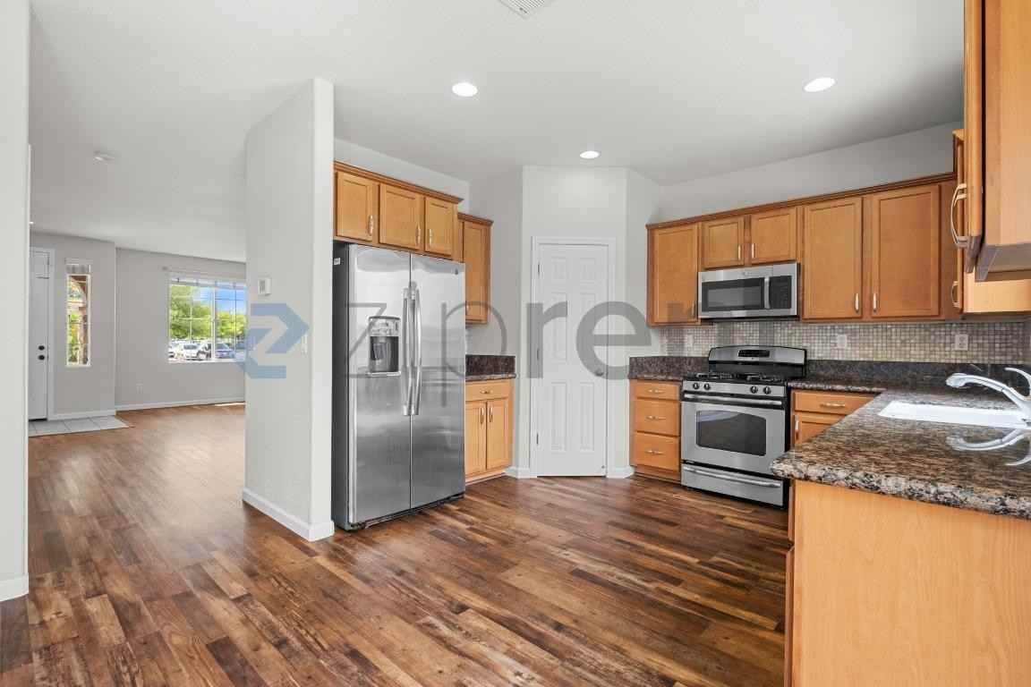 1000 Morning Glory Way - Photo 4 of 29