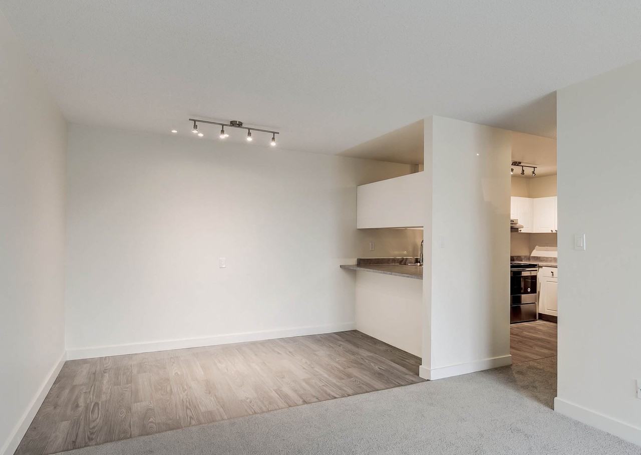 Suncourt Place - Photo 4 of 5