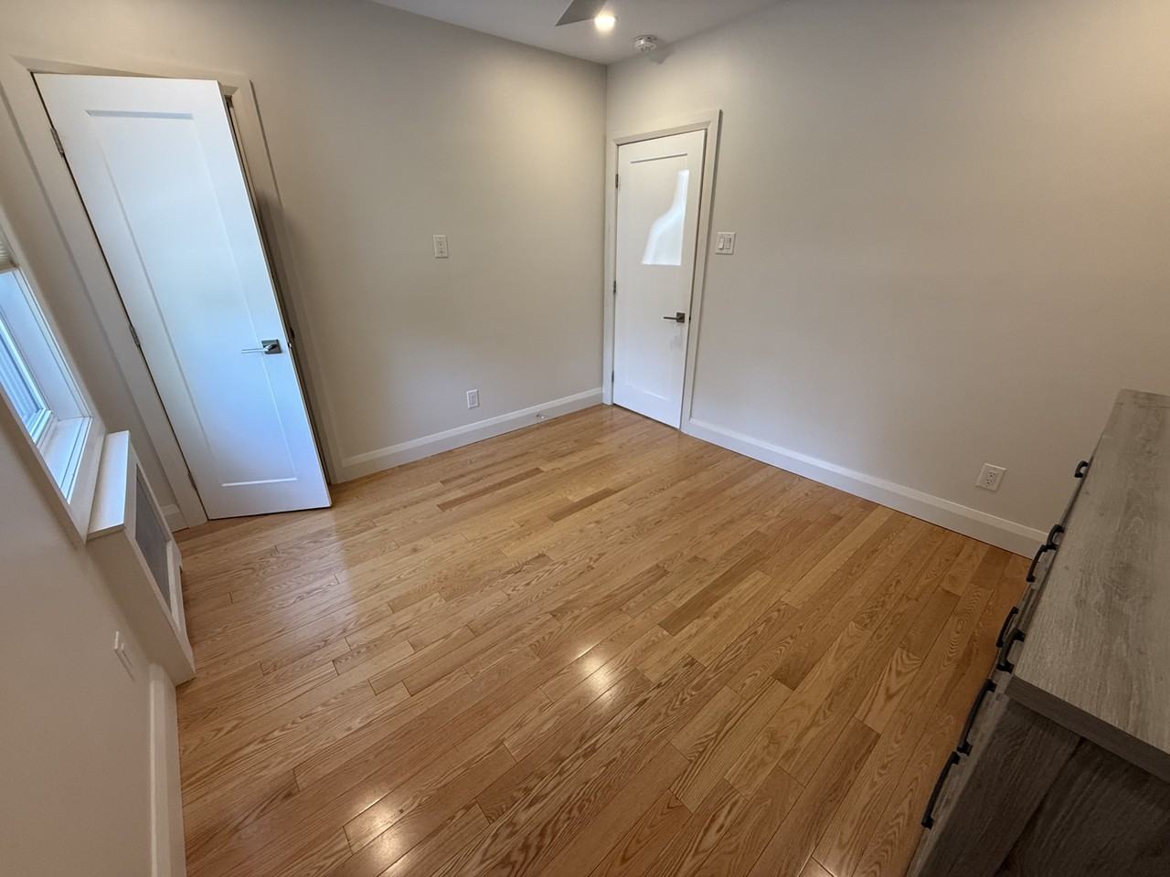 371 Churchill Avenue North - Photo 2 of 12