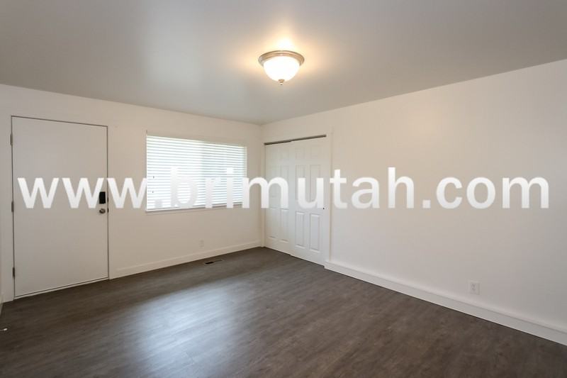 160 N St - Photo 3 of 14