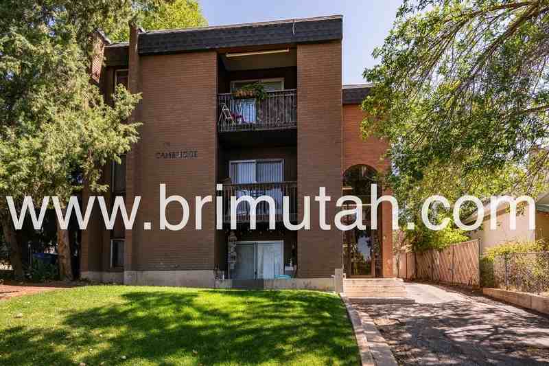 525 E St - Photo 2 of 15