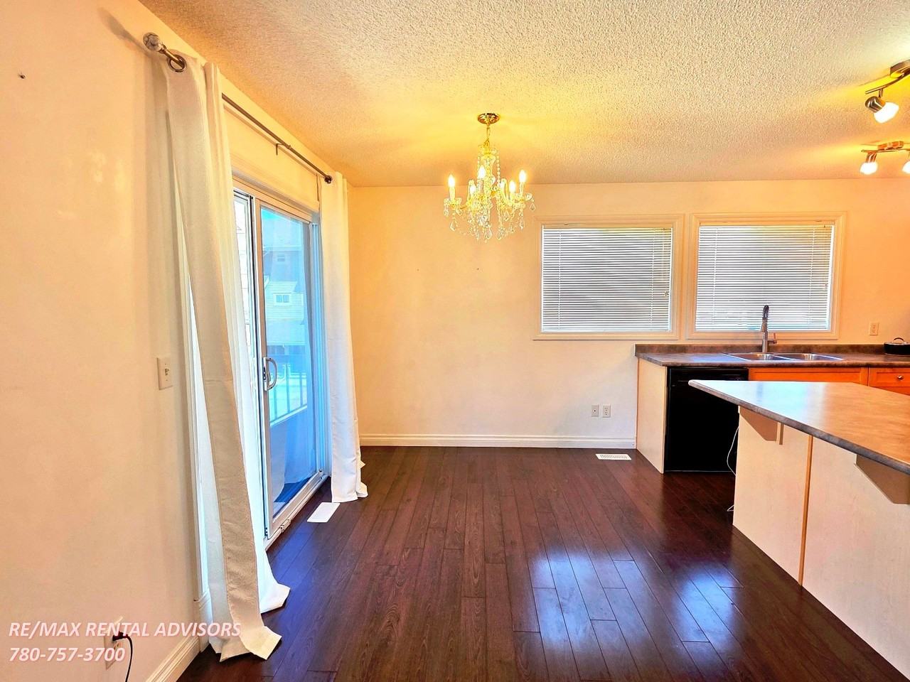 12050 17 Ave Sw - Photo 7 of 23