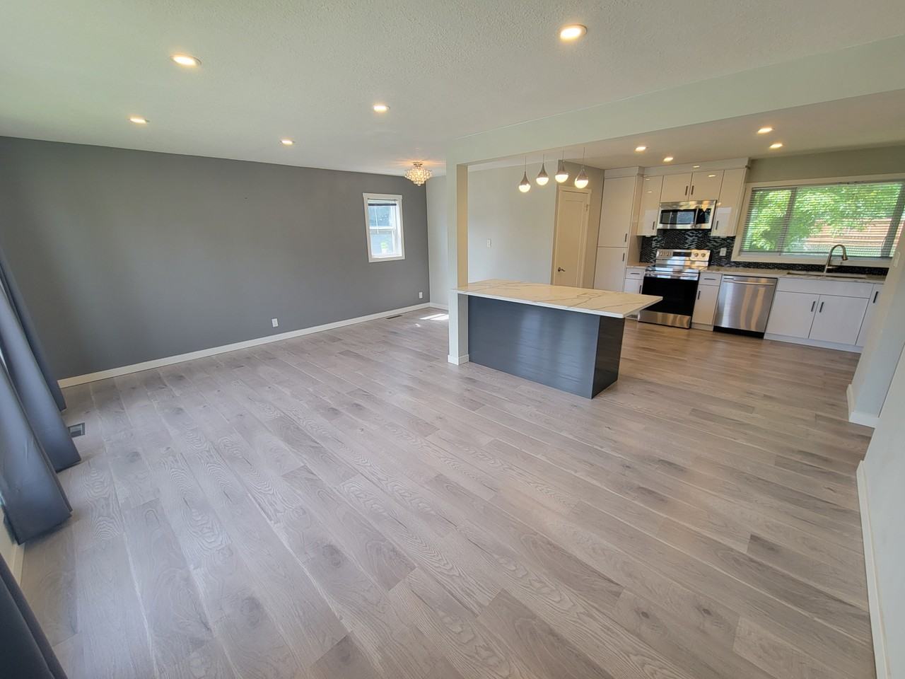 8510 152 Street NW - MAIN - Photo 2 of 14