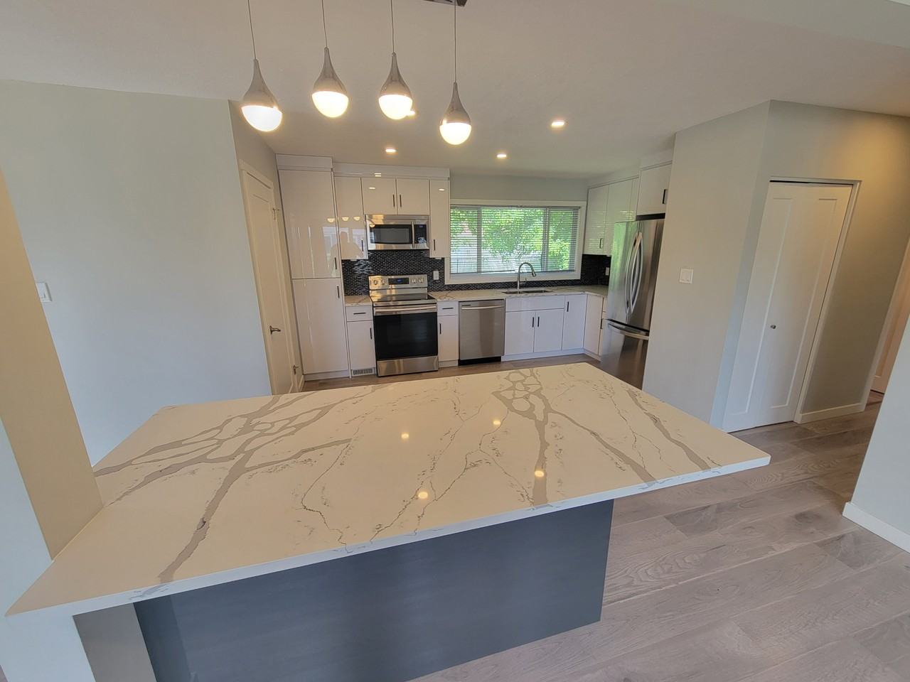 8510 152 Street NW - MAIN - Photo 5 of 14