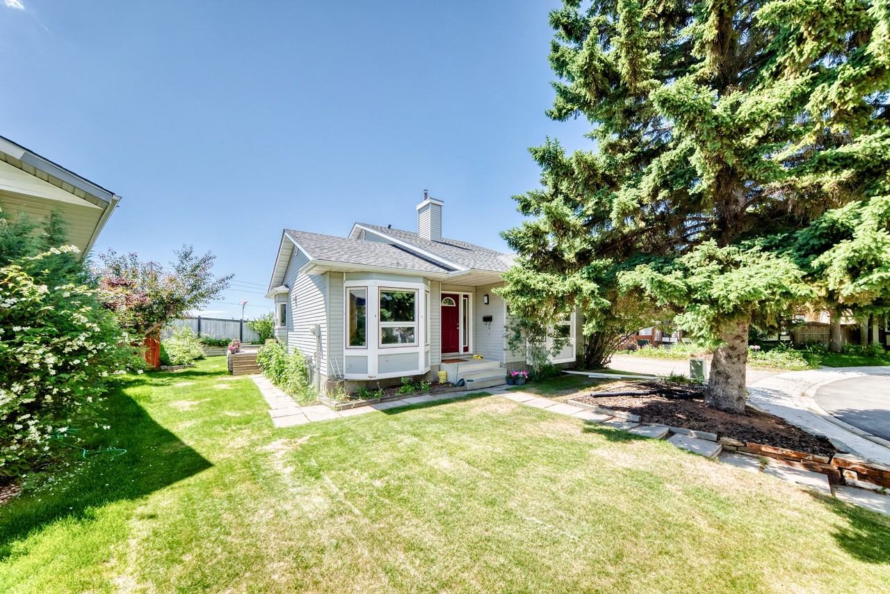 80 Mckerrell Close Se - Photo 3 of 47