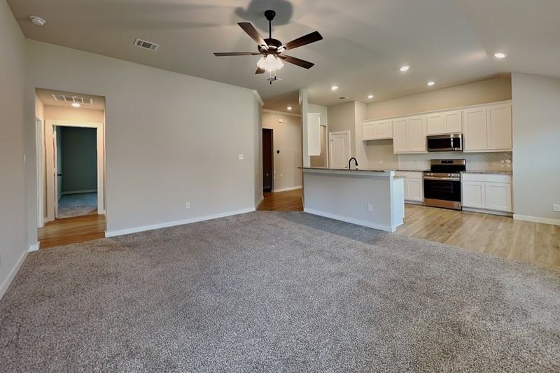 1106 Holly St - Photo 3 of 18