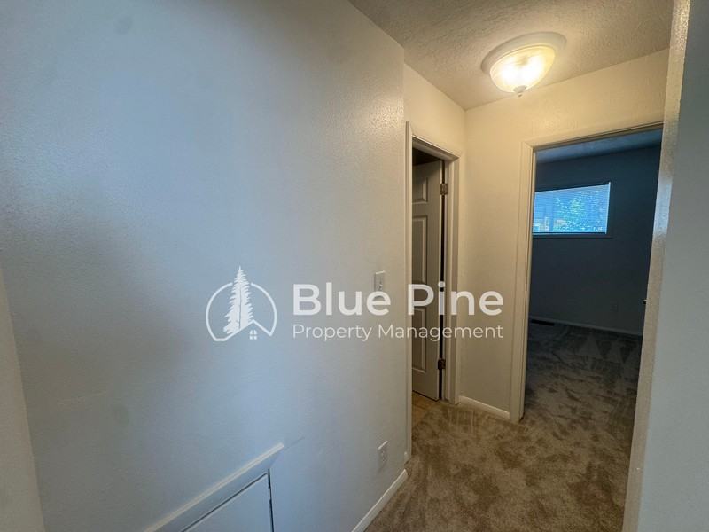 301 E 18th St #2 - Photo 5 of 10
