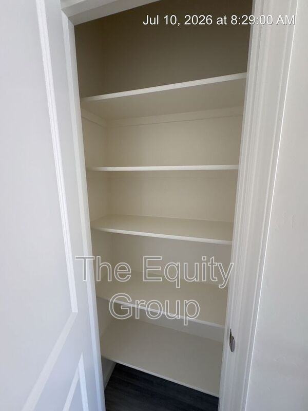 723 S Pinkham St - Photo 7 of 28