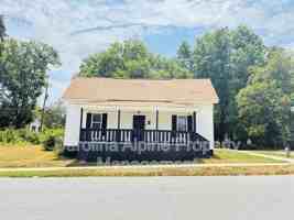 featured image of 407 Gardner St